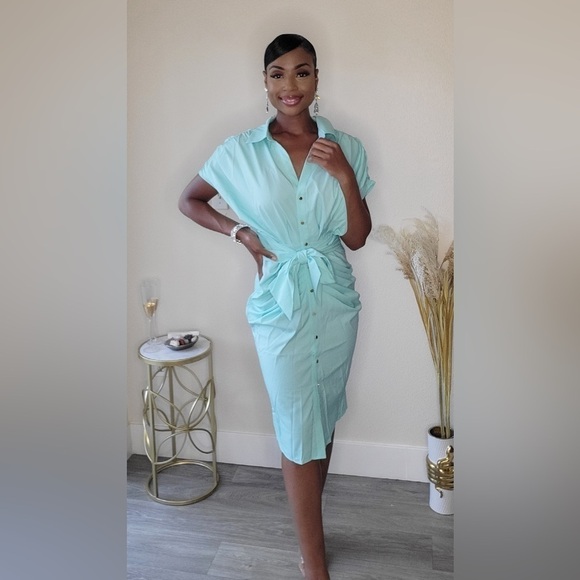 boutique Dresses & Skirts - Beautiful aqua tie dress